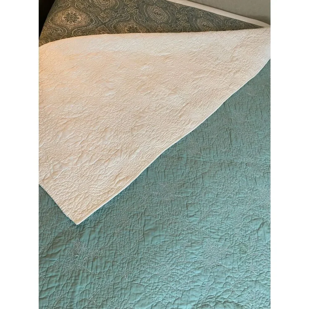 Threshold blue Quilted Bedspread -floral stitching Blue Coverlet